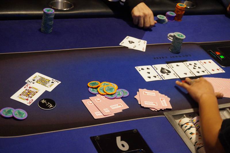 Josh Wasserman's aces bust kings