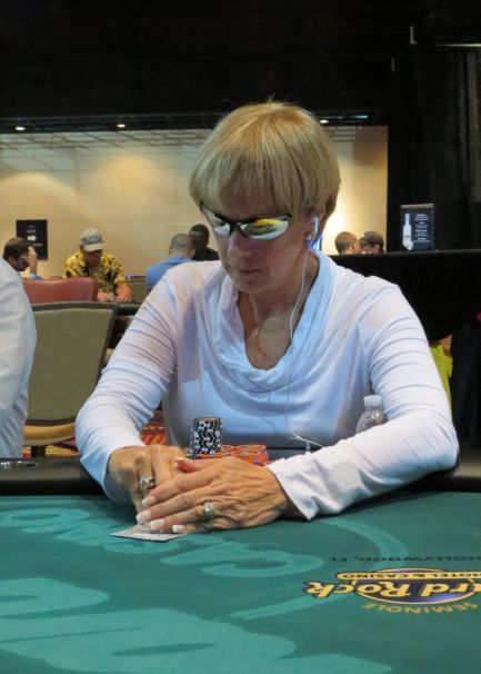 Abbey Daniels, Day 1B Chip Leader
